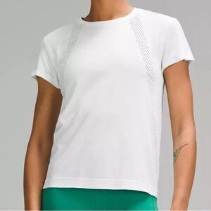 NWT Lululemon Train to Be Short Sleeve Size 8